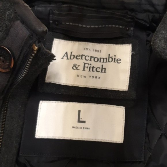 Abercrombie & Fitch - Picture 4 of 4